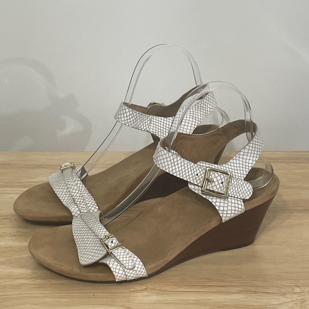 Vionic Size 8.5 Noble Laurie Wedge Sandals White Leather Snake Backstrap Buckled